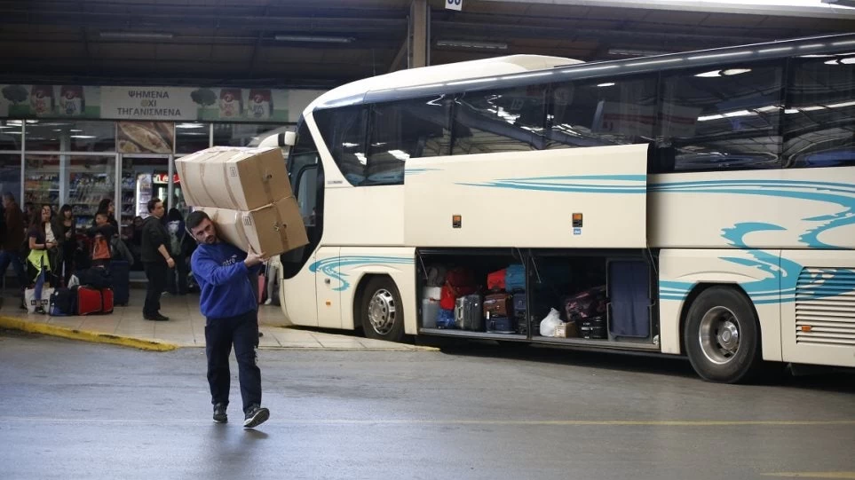 Αγρίνιο: Μυστήριο με πτώμα άνδρα που βρέθηκε σε χώρο αποσκευών λεωφορείου